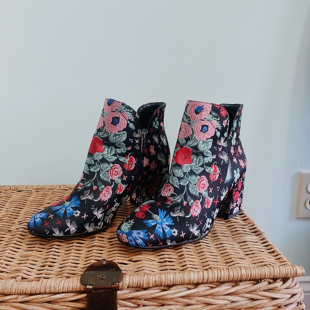 Vince Camuto floral heeled boots